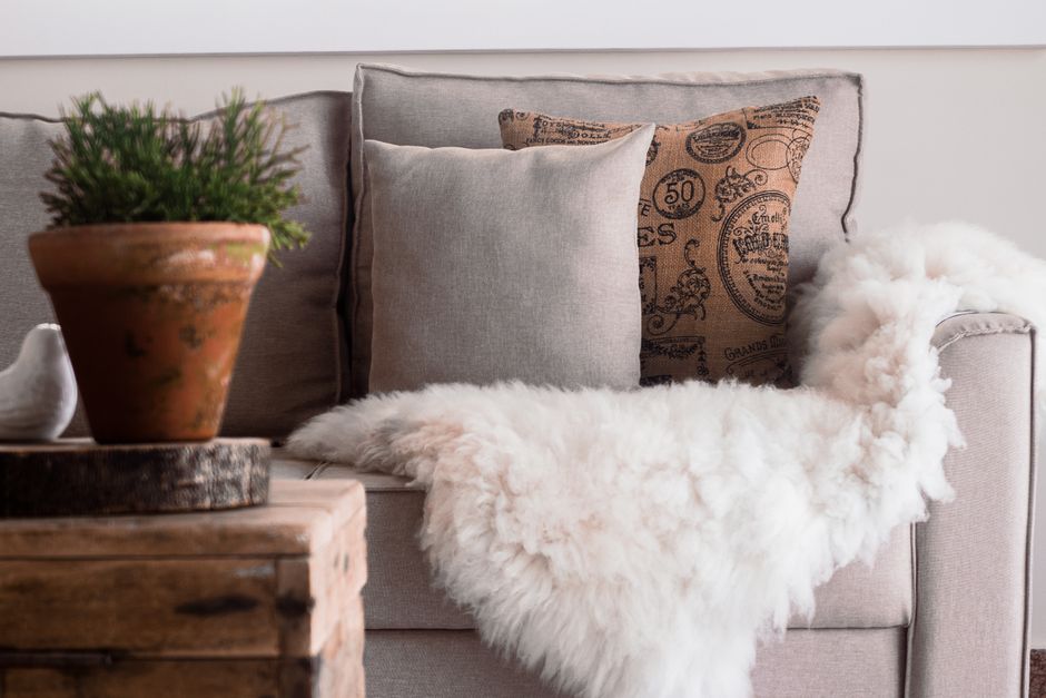 Créer un intérieur cosy : matériaux et couleurs à privilégier